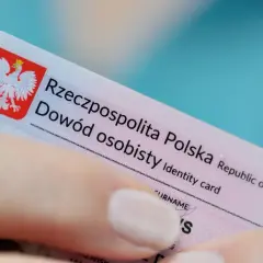 Dowód osobisty Rzeczypospolitej Polskiej. Zastrzeżenie PESEL chroni przed wyłudzeniem kredytu.