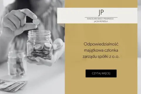 Ręka wrzuca monetę do słoika. JP, prezes zarządu, rozważa odpowiedzialność majątkową.