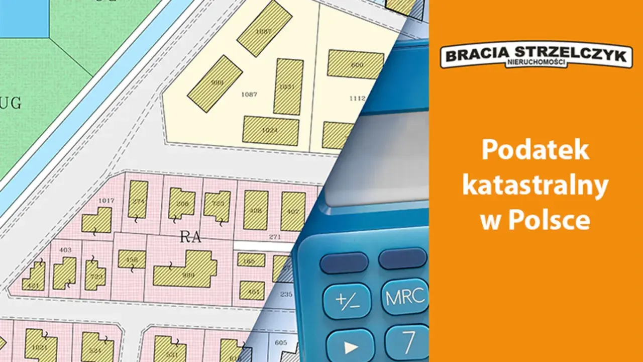 Mapa działek i kalkulator symbolizują obliczenia związane z podatkiem katastralnym w Polsce.